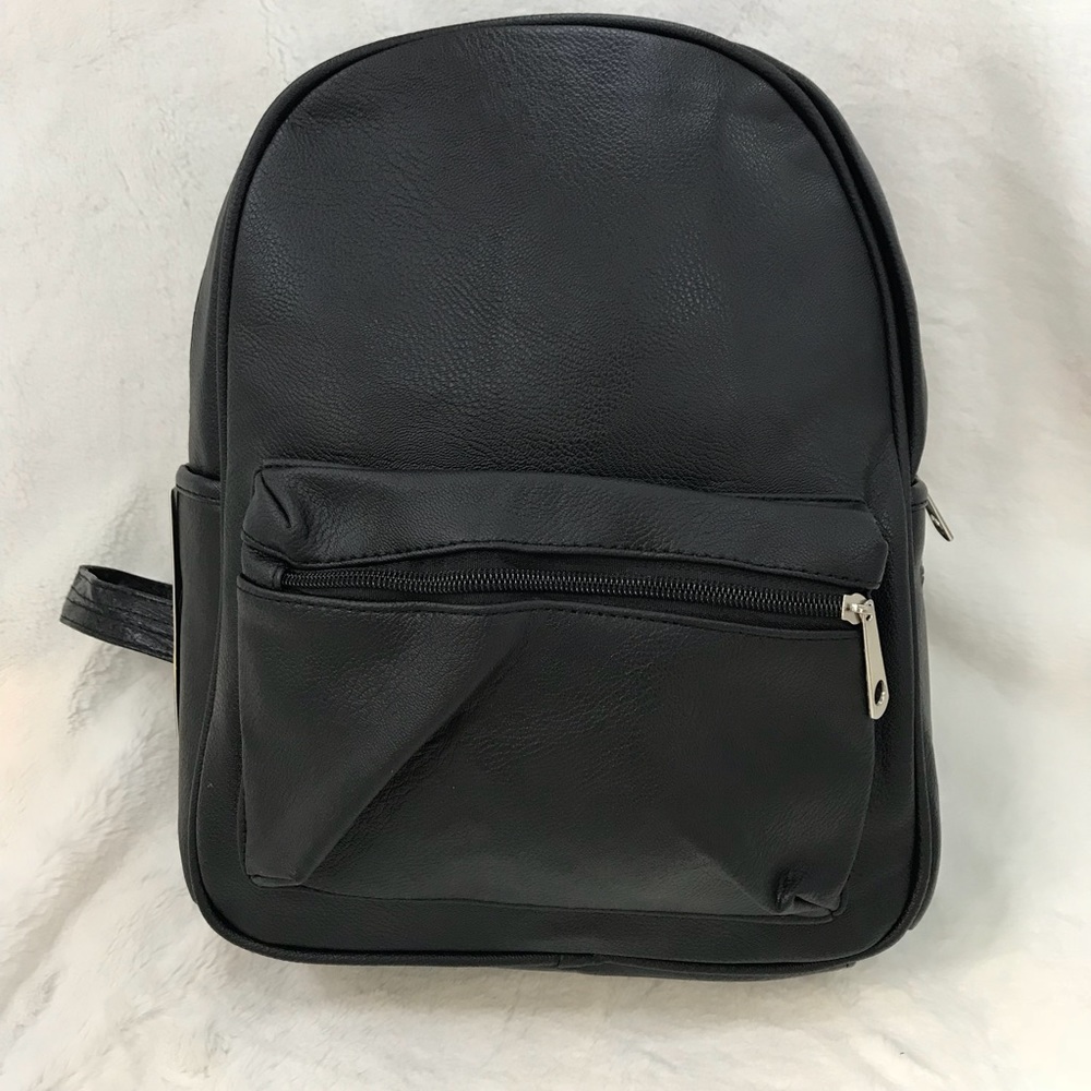 🆕 Faux leather black backpack